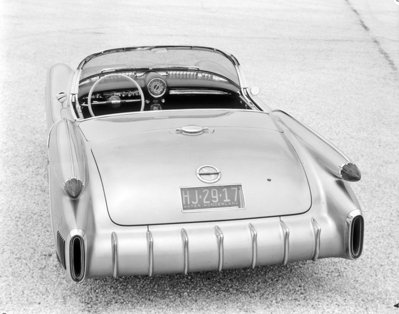 Illustration for article titled Oldsmobile F-88: Archive Photos